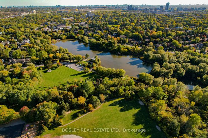 Photo 38 at 8 Roverdale Court, Unionville, Markham