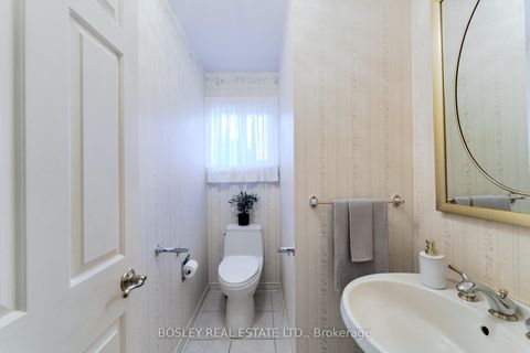 Photo 16 at 8 Roverdale Court, Unionville, Markham
