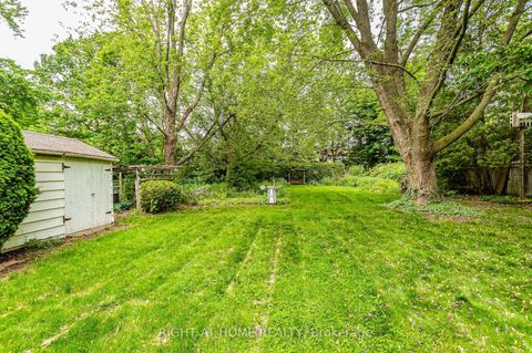 Photo 3 at 411 Maplehurst Avenue, WO West, Oakville