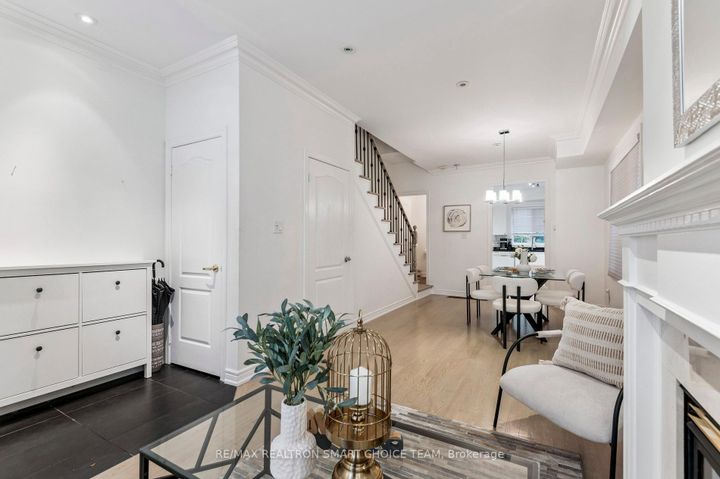 Photo 4 at 34 McBride Lane, Willowdale West, Toronto