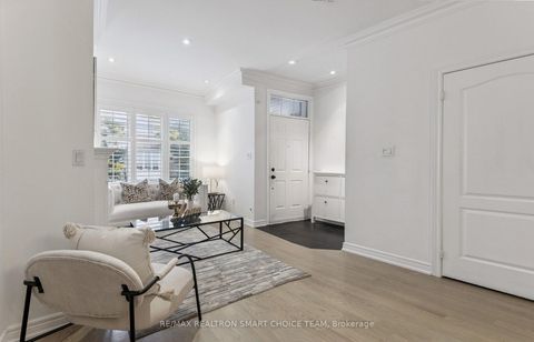 Photo 3 at 34 McBride Lane, Willowdale West, Toronto