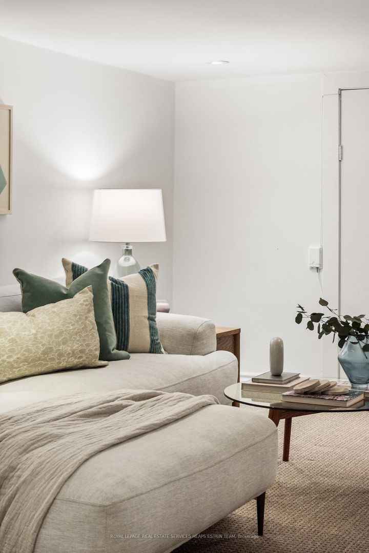 Photo 24 at 386 Crawford Street, Bellwoods, Toronto