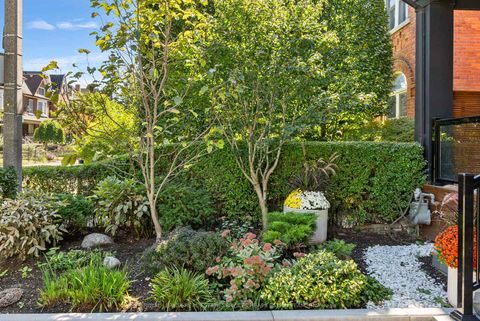 Photo 3 at 386 Crawford Street, Bellwoods, Toronto