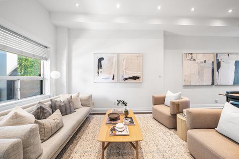 Photo 5 at 386 Crawford Street, Bellwoods, Toronto