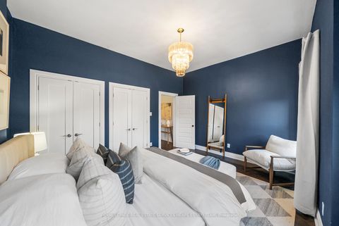 Photo 16 at 386 Crawford Street, Bellwoods, Toronto