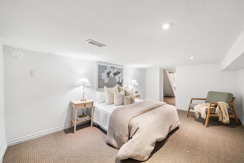 Photo 26 at 386 Crawford Street, Bellwoods, Toronto