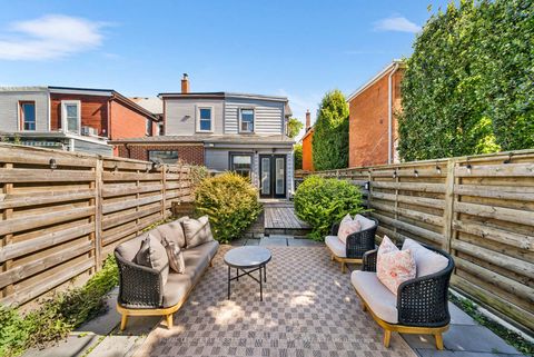 Photo 31 at 386 Crawford Street, Bellwoods, Toronto