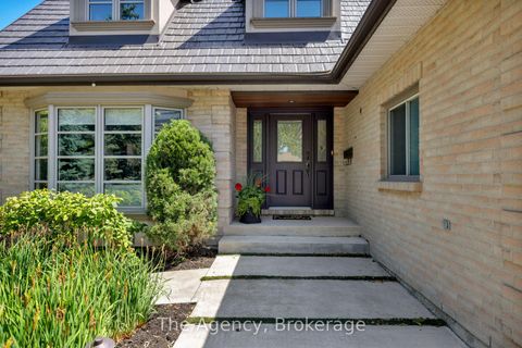 Photo 2 at 262 Mary Street, WO West, Oakville