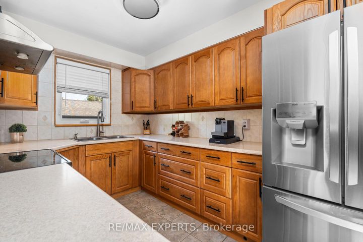Photo 21 at 11 Smallwood Drive, CFB, Toronto