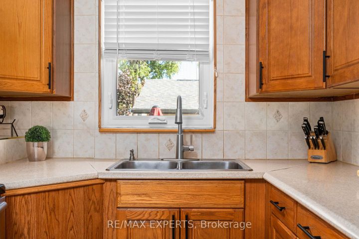 Photo 22 at 11 Smallwood Drive, CFB, Toronto