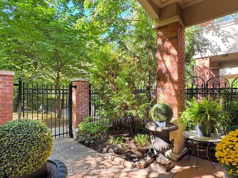 Photo 1 at Th 14 - 20 Burkebrook Place, York Mills, Toronto
