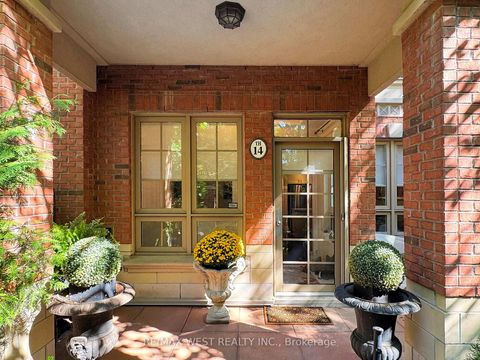 Photo 3 at Th 14 - 20 Burkebrook Place, York Mills, Toronto