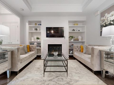 Photo 7 at Th 14 - 20 Burkebrook Place, York Mills, Toronto