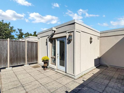 Photo 28 at Th 14 - 20 Burkebrook Place, York Mills, Toronto