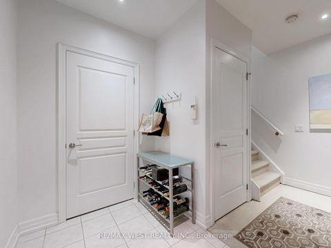 Photo 33 at Th 14 - 20 Burkebrook Place, York Mills, Toronto