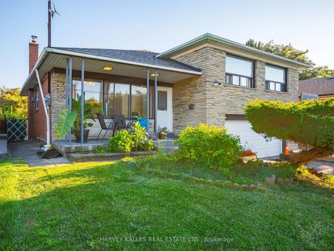 Photo 2 at 49 Wenderly Drive, Glen Park, Toronto