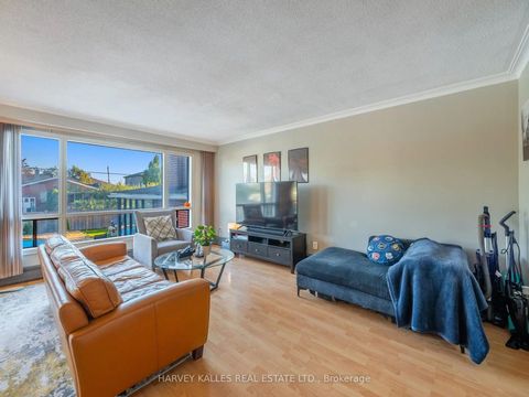 Photo 10 at 49 Wenderly Drive, Glen Park, Toronto