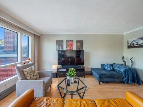 Photo 14 at 49 Wenderly Drive, Glen Park, Toronto