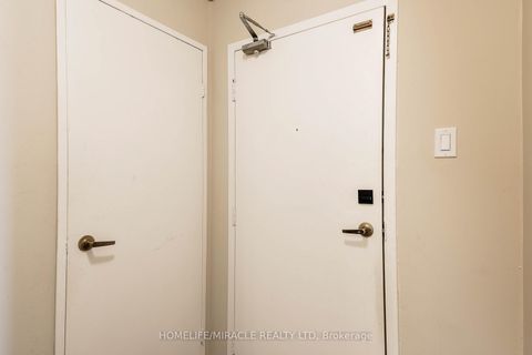 Photo 13 at 404 - 2645 Kipling Avenue, Jamestown, Toronto