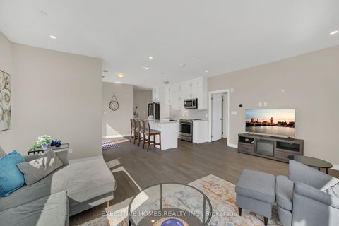 Photo 8 at 208 - 3265 Carding Mill Trail, GO Glenorchy, Oakville