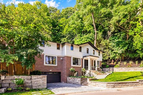 Photo 1 at 52 Roxborough Drive, Moore Park, Toronto