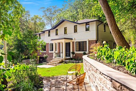 Photo 2 at 52 Roxborough Drive, Moore Park, Toronto
