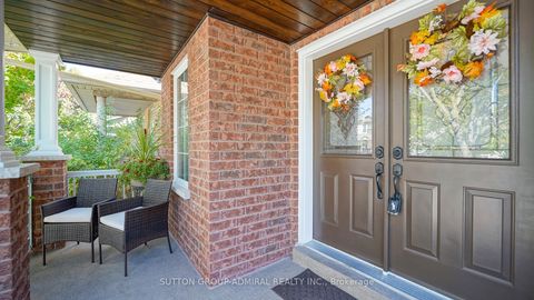 Photo 4 at 222 Hollywood Hill Circle, Vellore Village, Vaughan