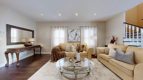 Photo 6 at 222 Hollywood Hill Circle, Vellore Village, Vaughan