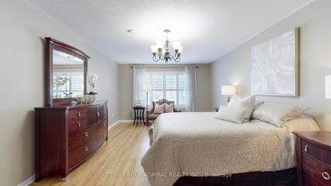 Photo 18 at 222 Hollywood Hill Circle, Vellore Village, Vaughan