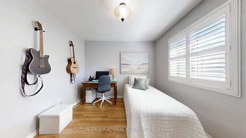Photo 21 at 222 Hollywood Hill Circle, Vellore Village, Vaughan