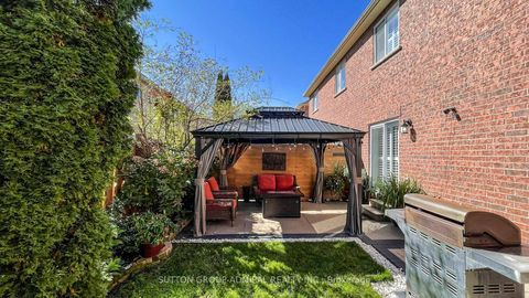 Photo 30 at 222 Hollywood Hill Circle, Vellore Village, Vaughan