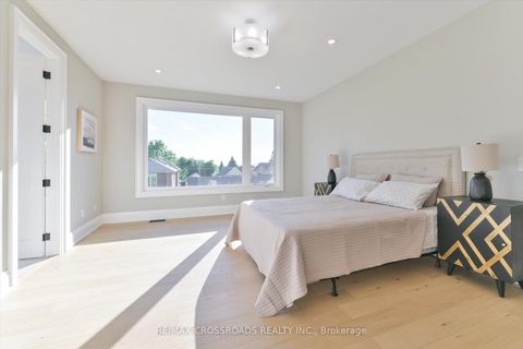 Photo 18 at 84 Westbourne Avenue, Birchmount, Toronto