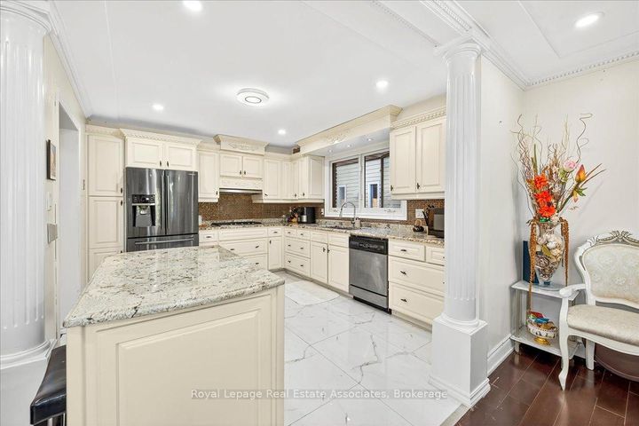 Photo 6 at 51 Picton Street W, North End, Hamilton