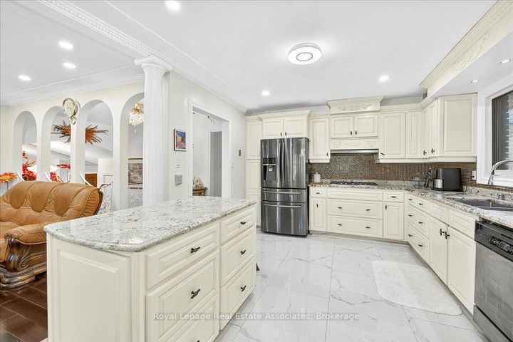Photo 7 at 51 Picton Street W, North End, Hamilton