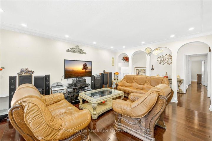 Photo 12 at 51 Picton Street W, North End, Hamilton