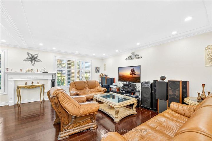 Photo 13 at 51 Picton Street W, North End, Hamilton