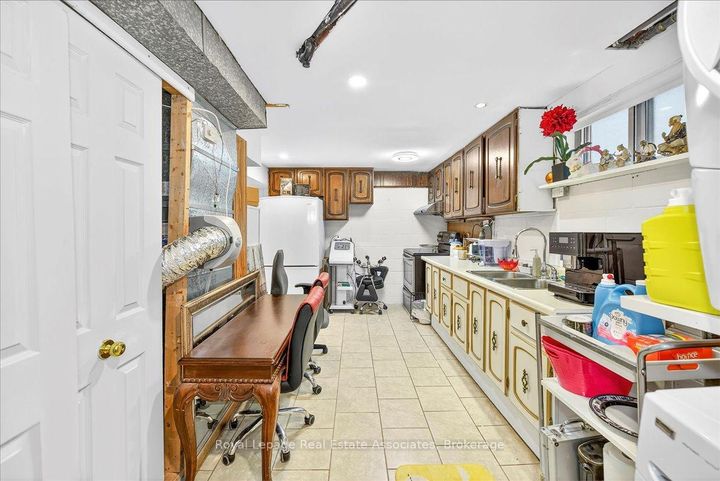 Photo 31 at 51 Picton Street W, North End, Hamilton