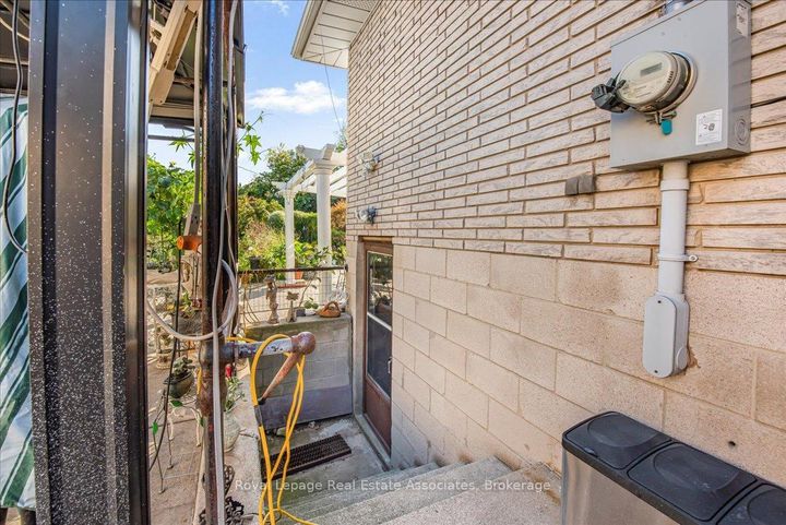Photo 32 at 51 Picton Street W, North End, Hamilton