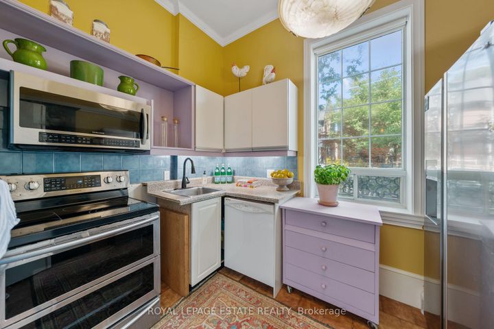 Photo 11 at 232 Shaw Street, Bellwoods, Toronto