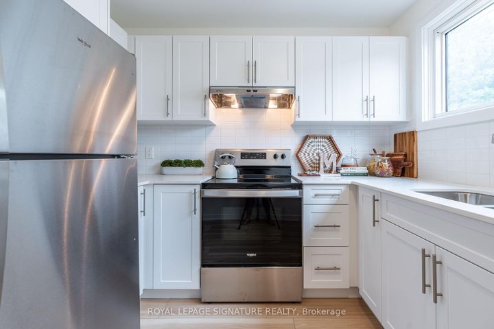 Photo 13 at 54 Woodman Drive N, Kentley, Hamilton