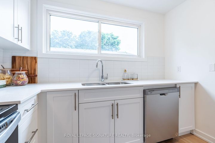 Photo 15 at 54 Woodman Drive N, Kentley, Hamilton