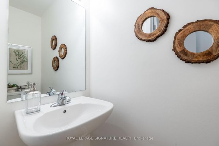 Photo 16 at 54 Woodman Drive N, Kentley, Hamilton