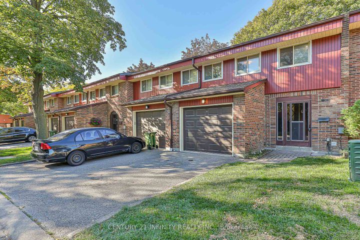 Photo 2 at 30 - 3000 Midland Avenue, Malvern West, Toronto