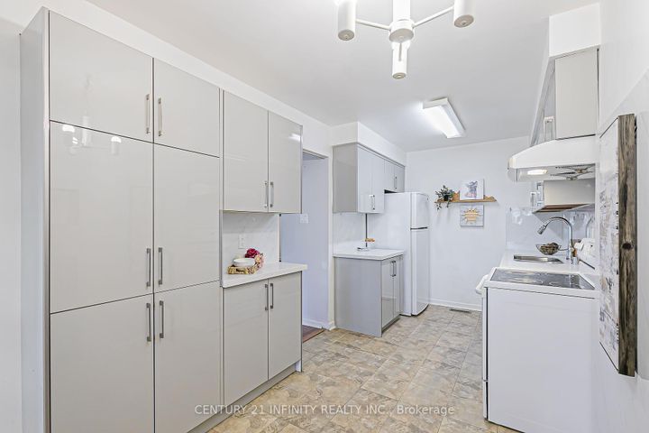Photo 14 at 30 - 3000 Midland Avenue, Malvern West, Toronto