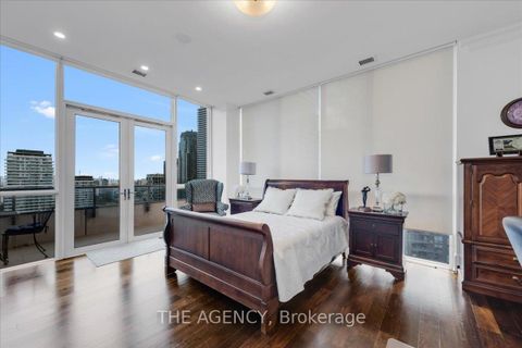 Photo 17 at PH15 - 70 Roehampton Avenue, Mount Pleasant West, Toronto