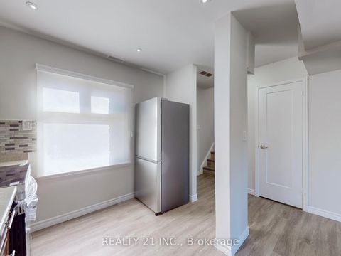 Photo 13 at 2 - 40 Rexdale Boulevard, Kipling, Toronto