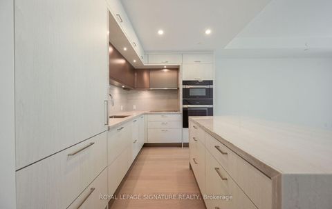 Photo 15 at 105 - 10 Inn On The Park Drive, Don Mills, Toronto