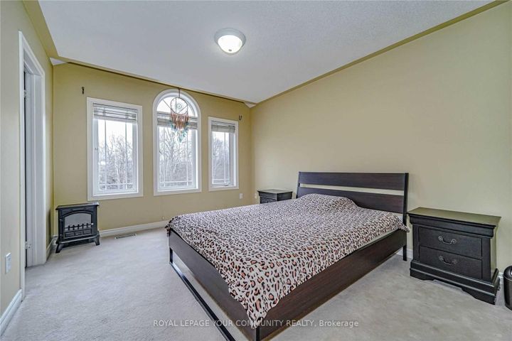 Photo 13 at 106 Snowy Meadow Avenue, Oak Ridges, Richmond Hill