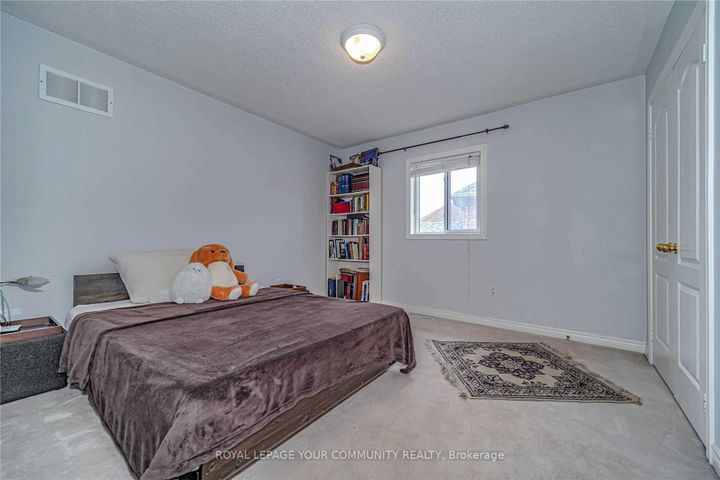 Photo 14 at 106 Snowy Meadow Avenue, Oak Ridges, Richmond Hill