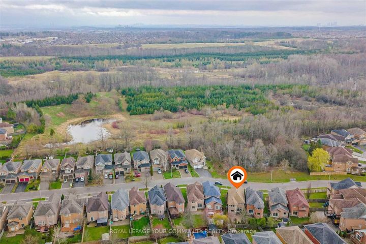Photo 20 at 106 Snowy Meadow Avenue, Oak Ridges, Richmond Hill